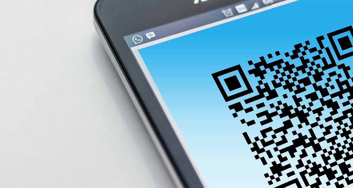 من هنا قم بإنشاء QR Code خاص بك